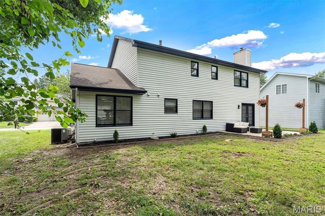 1413 Lantz Court, Edwardsville, IL 62025