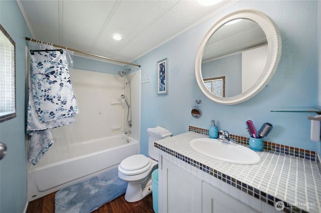 221 E Country Lane, Allyn, WA 98524
