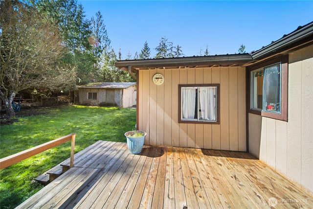 221 E Country Lane, Allyn, WA 98524