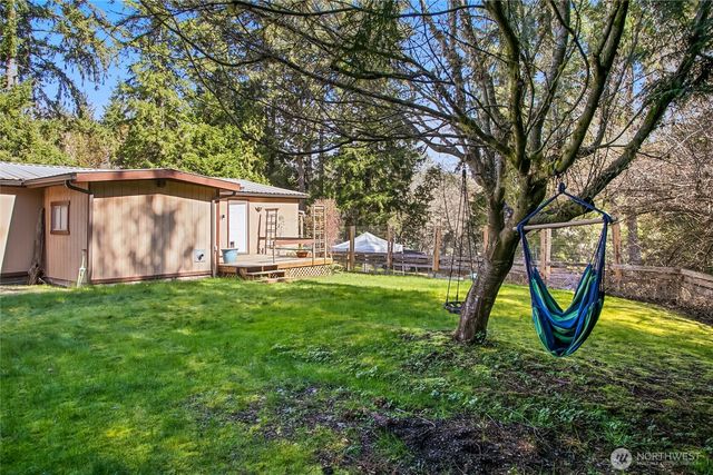221 E Country Lane, Allyn, WA 98524