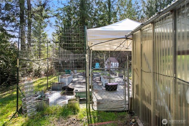 221 E Country Lane, Allyn, WA 98524