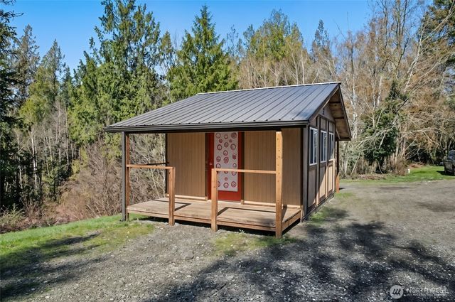 221 E Country Lane, Allyn, WA 98524