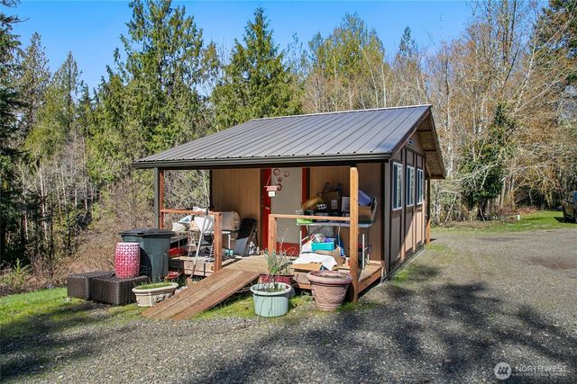 221 E Country Lane, Allyn, WA 98524