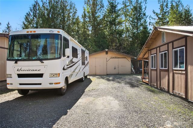 221 E Country Lane, Allyn, WA 98524