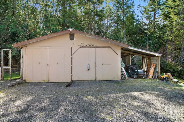 221 E Country Lane, Allyn, WA 98524