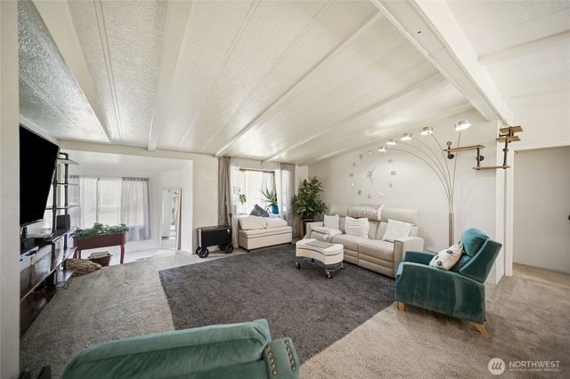 221 E Country Lane, Allyn, WA 98524