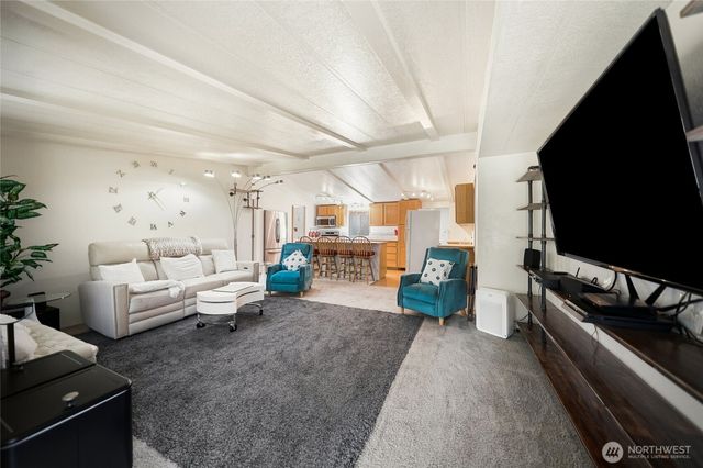 221 E Country Lane, Allyn, WA 98524