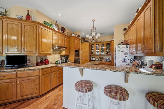 730 Kiowa Drive W, Lake Kiowa, TX 76240