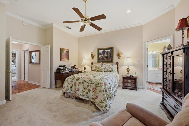 730 Kiowa Drive W, Lake Kiowa, TX 76240
