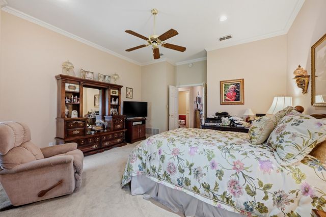 730 Kiowa Drive W, Lake Kiowa, TX 76240
