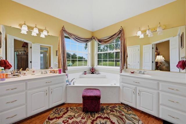 730 Kiowa Drive W, Lake Kiowa, TX 76240