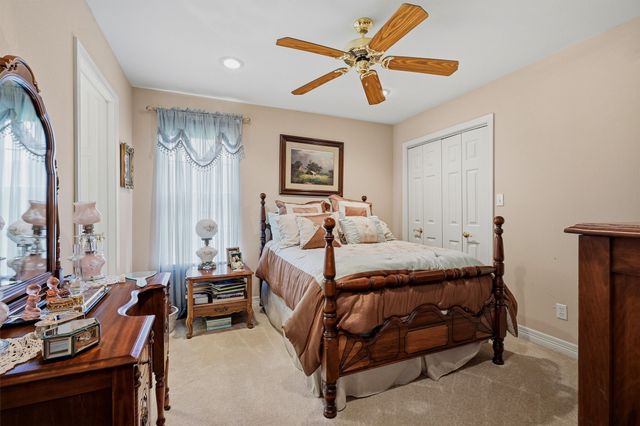 730 Kiowa Drive W, Lake Kiowa, TX 76240