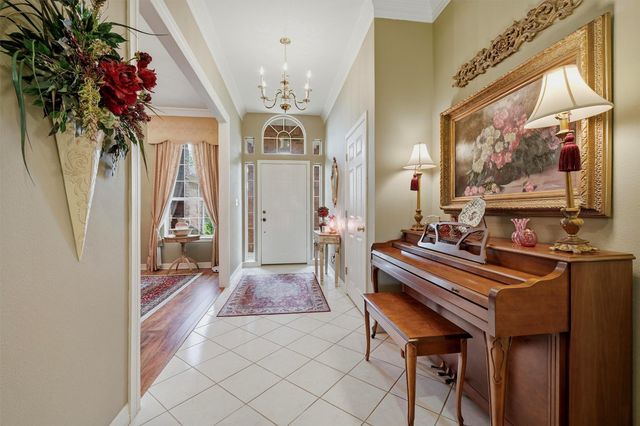 730 Kiowa Drive W, Lake Kiowa, TX 76240