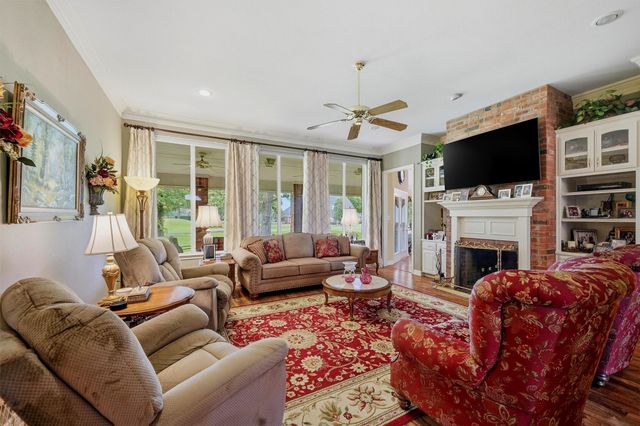 730 Kiowa Drive W, Lake Kiowa, TX 76240