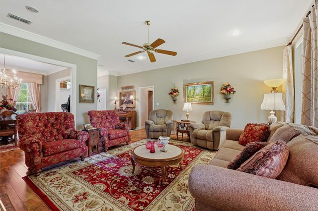 730 Kiowa Drive W, Lake Kiowa, TX 76240