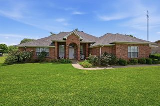 730 Kiowa Drive W, Lake Kiowa, TX 76240