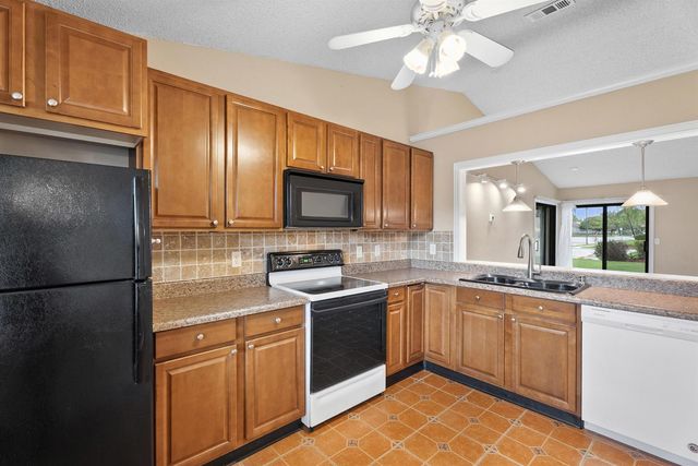 2242 SE Breckenridge Circle, Port St. Lucie, FL 34952