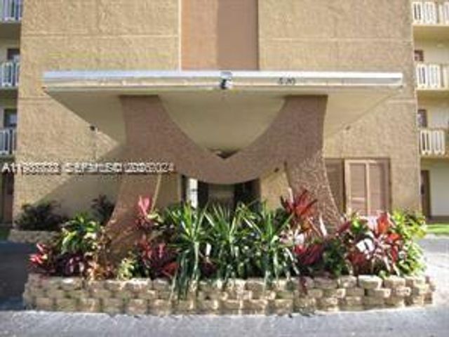 620 NE 12th Ave 408, Hallandale Beach, FL 33009