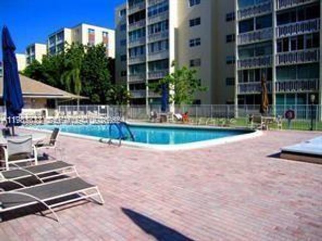 620 NE 12th Ave 408, Hallandale Beach, FL 33009