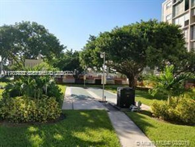 620 NE 12th Ave 408, Hallandale Beach, FL 33009