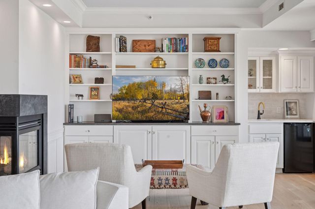 1201 Yale Place 2102, Minneapolis, MN 55403