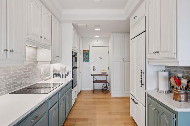 1201 Yale Place 2102, Minneapolis, MN 55403