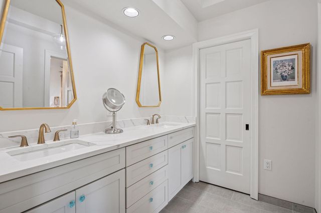 1201 Yale Place 2102, Minneapolis, MN 55403