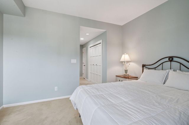 1201 Yale Place 2102, Minneapolis, MN 55403