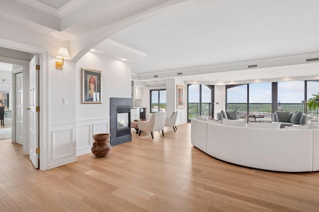 1201 Yale Place 2102, Minneapolis, MN 55403