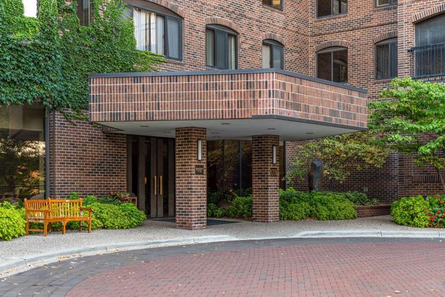 1201 Yale Place 2102, Minneapolis, MN 55403