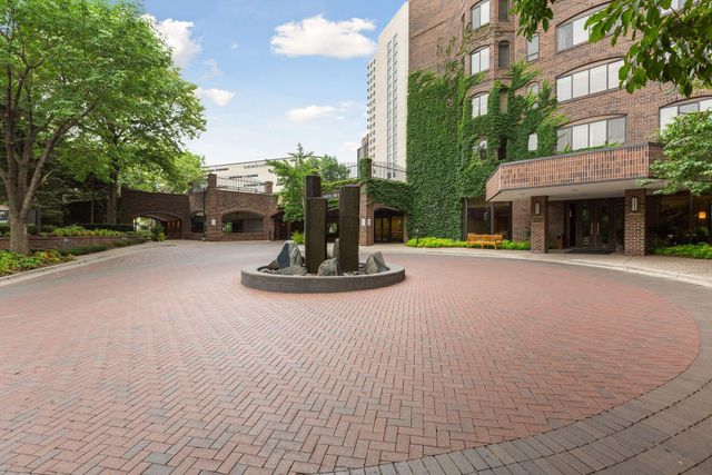 1201 Yale Place 2102, Minneapolis, MN 55403