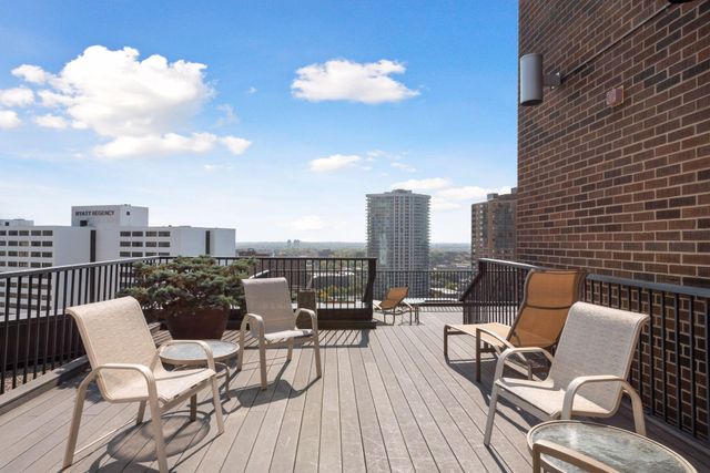 1201 Yale Place 2102, Minneapolis, MN 55403