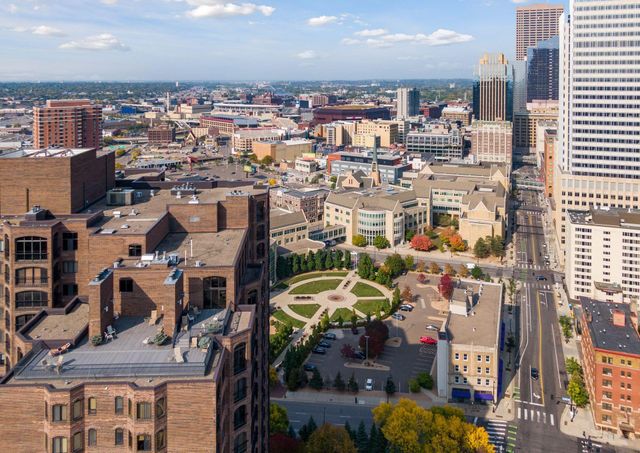 1201 Yale Place 2102, Minneapolis, MN 55403