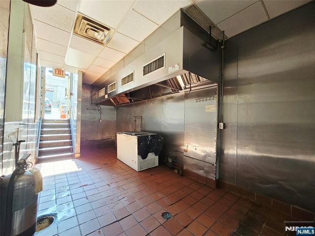 18 Broad Avenue, Palisades Park, NJ 07650