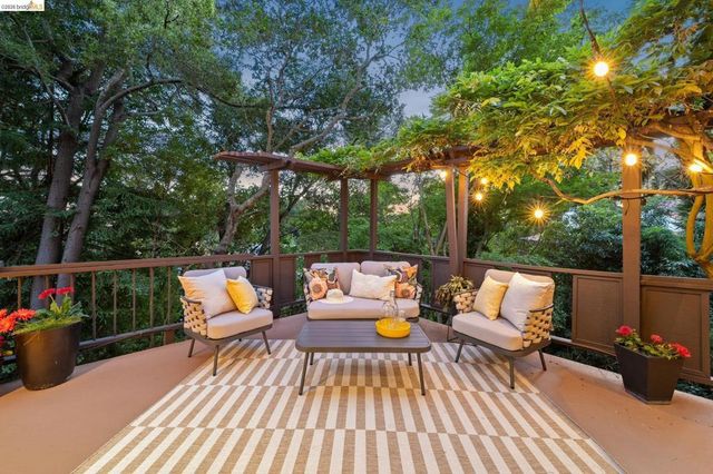 2835 MORLEY DR., Oakland, CA 94611