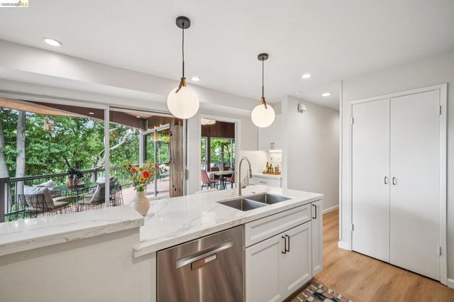 2835 MORLEY DR., Oakland, CA 94611