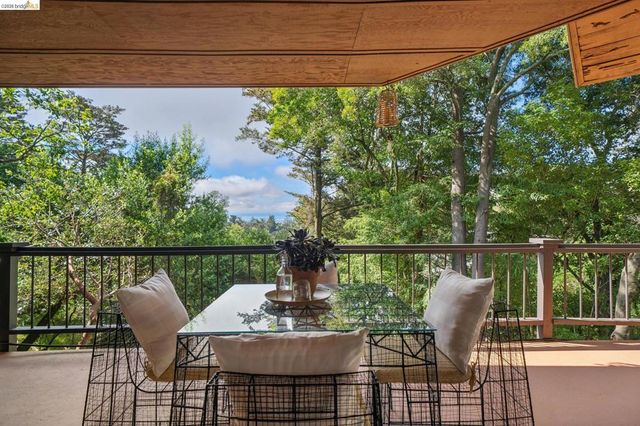 2835 MORLEY DR., Oakland, CA 94611