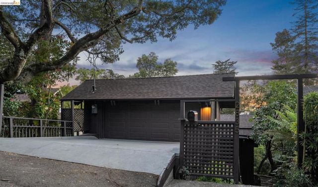 2835 MORLEY DR., Oakland, CA 94611