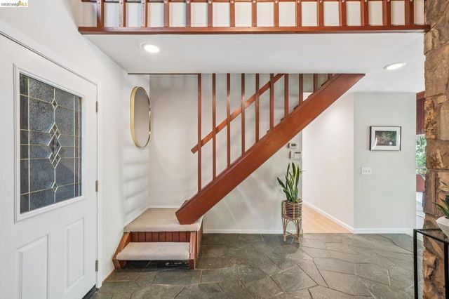 2835 MORLEY DR., Oakland, CA 94611