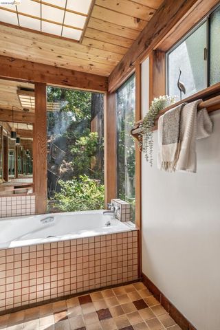 2835 MORLEY DR., Oakland, CA 94611