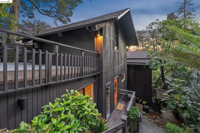 2835 MORLEY DR., Oakland, CA 94611