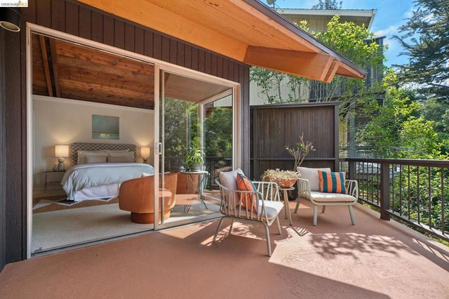 2835 MORLEY DR., Oakland, CA 94611