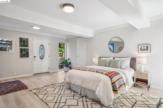 2835 MORLEY DR., Oakland, CA 94611