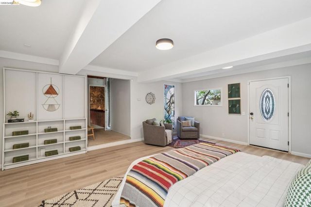 2835 MORLEY DR., Oakland, CA 94611