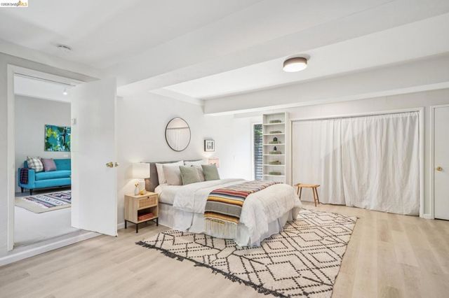 2835 MORLEY DR., Oakland, CA 94611