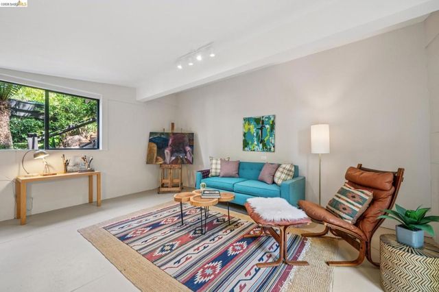 2835 MORLEY DR., Oakland, CA 94611