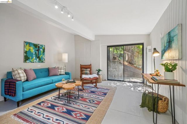 2835 MORLEY DR., Oakland, CA 94611