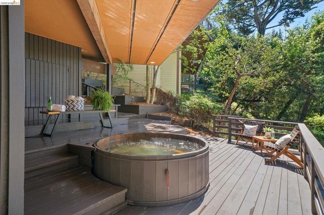 2835 MORLEY DR., Oakland, CA 94611