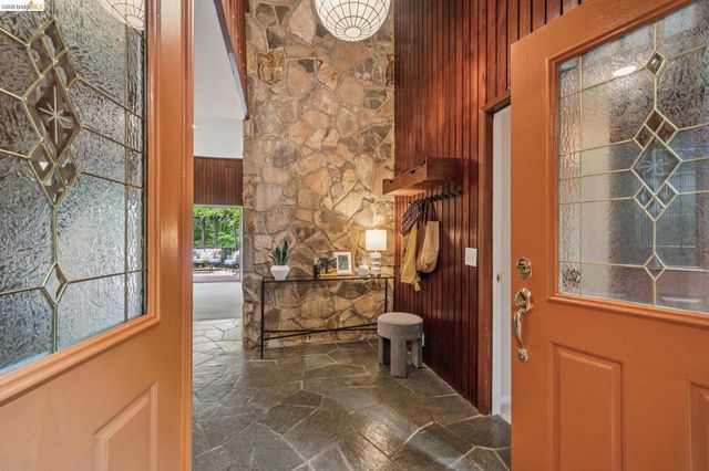 2835 MORLEY DR., Oakland, CA 94611