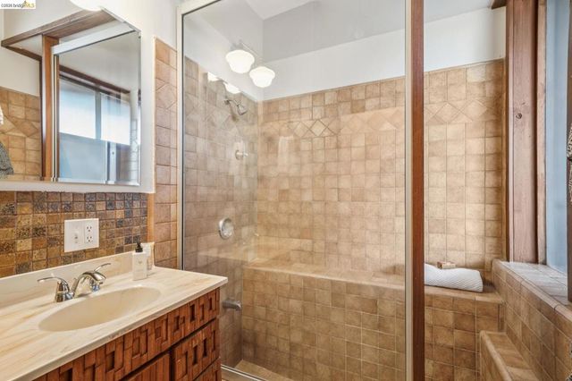 2835 MORLEY DR., Oakland, CA 94611